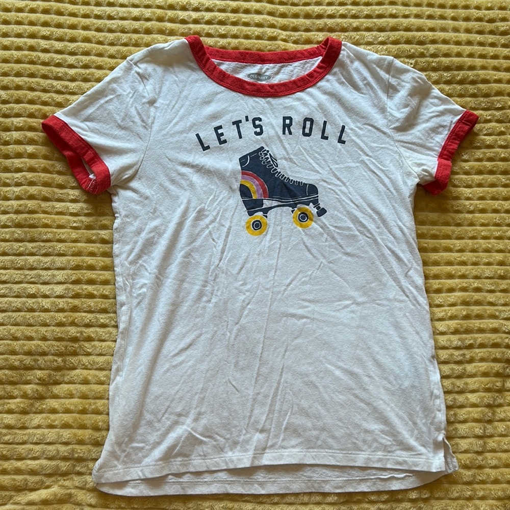 retro old navy roller skate shirt small women’s SLIM fit